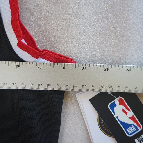 NBA Chicago Bulls #11 DeRozan Men's Medium Swingman Jersey VXMG497F - Picture 6 of 10